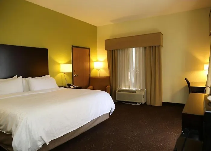 Best Hotels Near Cleveland Guardians Stadium