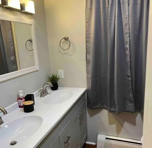 Best Hotels in Angola Indiana for Travelers